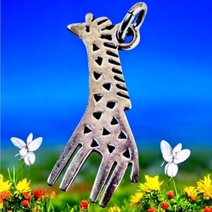 MIMI Artisan Vintage Sterling Silver Giraffe Pendant Charm